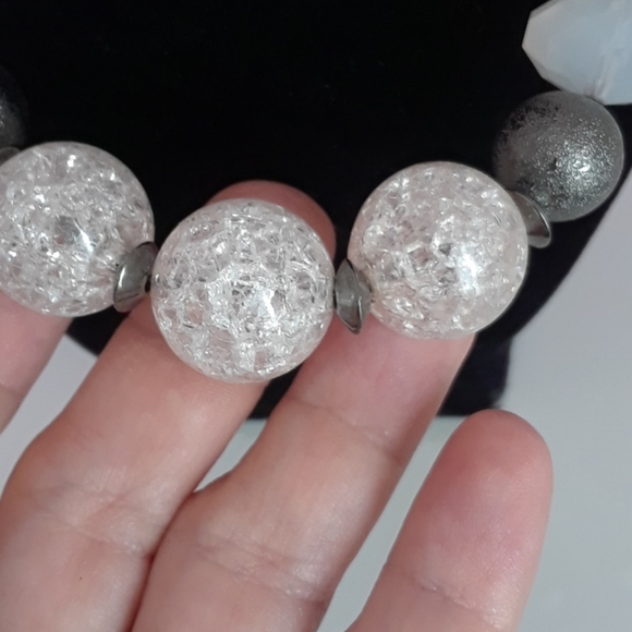 NY& Co. bead necklace - Picture 6 of 8